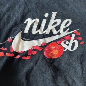 Nike SB Mens Long Sleeve T-Shirt. Size Medium.
